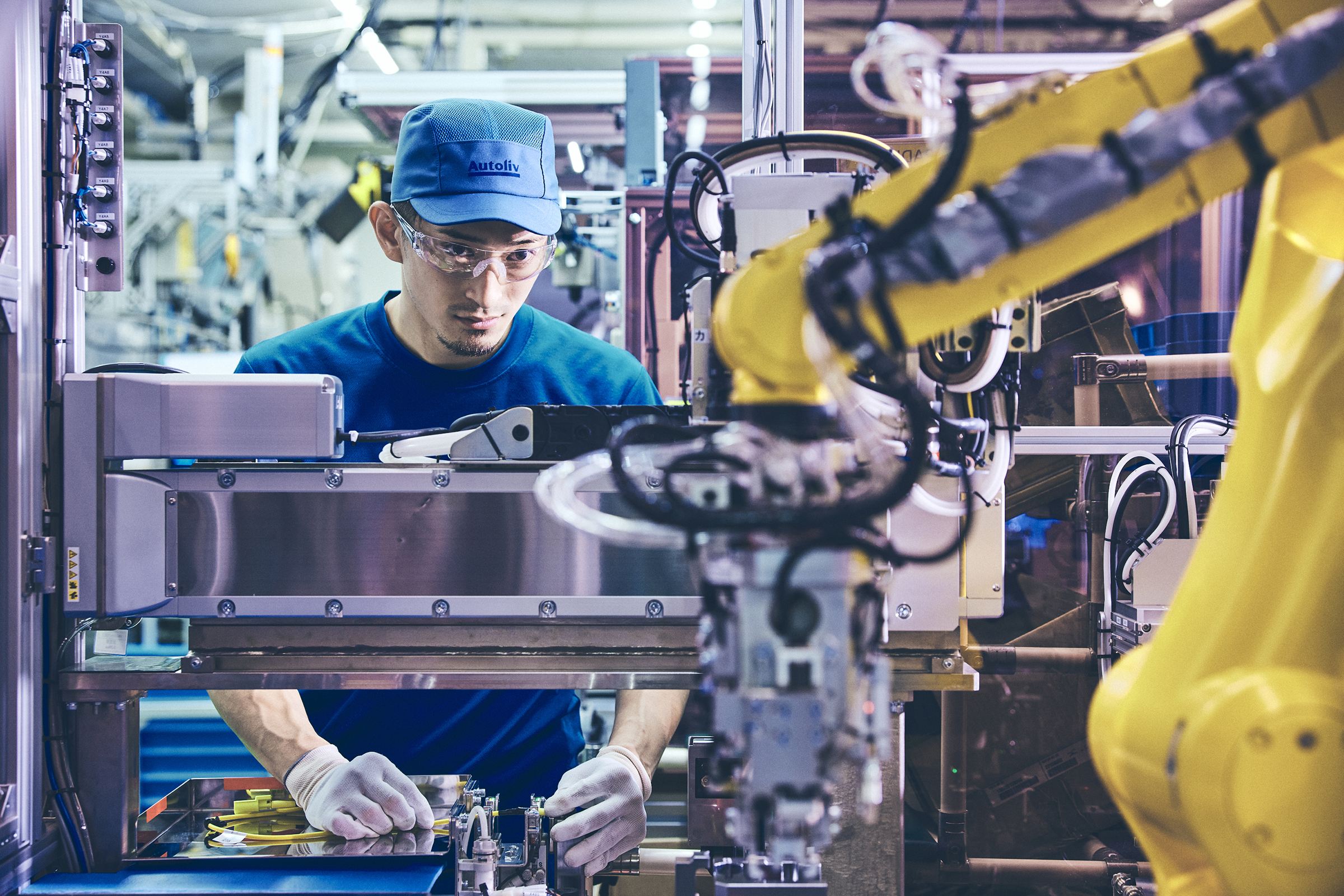 AuditComply supports 3,000+ Autoliv suppliers worldwide, streamlining onboarding, due diligence, and providing IATF- and VDA-specific assessments with a holistic supplier view in a centralized repository